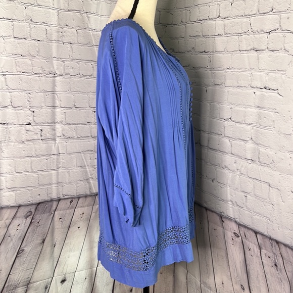 Solitaire half button-up Blouse - Picture 4 of 9